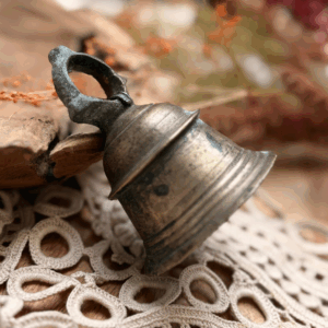 Cloche en laiton ancien