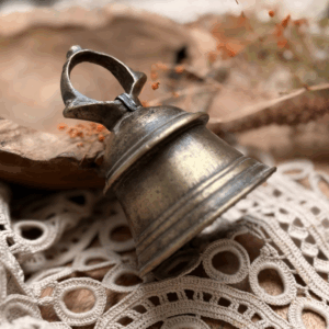 Cloche en laiton ancien