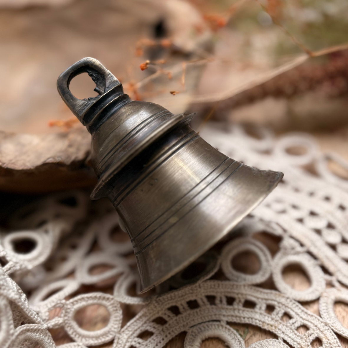 Cloche en laiton ancien